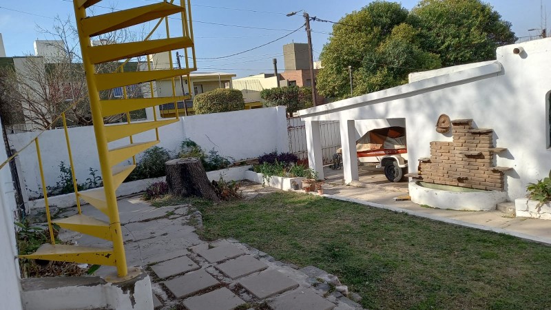 VENTA CASA 3 DORMITORIOS Y DEPTO DE SERVICIO | LA CALERA