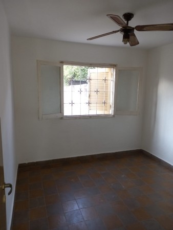 VENTA CASA ESQUINA 3 DORM PARQUE LOS MOLINOS