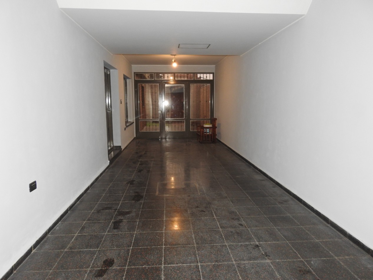 VENTA CASA 4 DORMITORIOS Y LOCAL A UNA CUADRA DE DINO RUTA 20 BARRIO SAN FRANCISCO