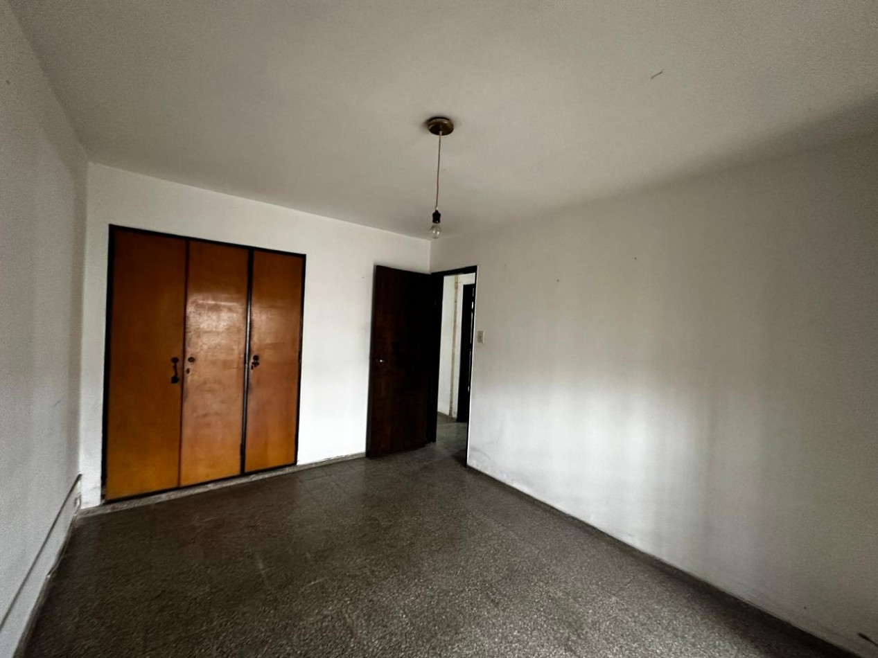 VENTA DOS CASAS EN UNA BARRIO LAS PALMAS, OPORTUNIDAD DE INVERSION!