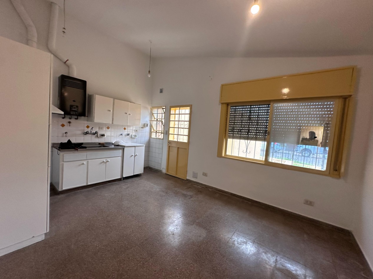 CASA DOS DORMITORIOS EN EL MARQUES DE SOBREMONTE APTA CREDITO CON PLANOS 