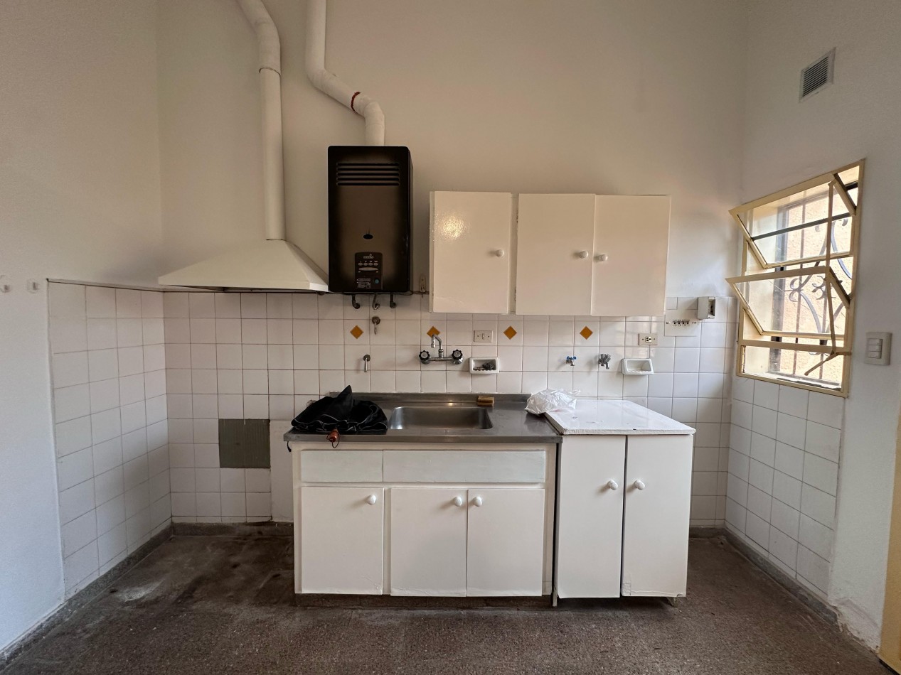 CASA DOS DORMITORIOS EN EL MARQUES DE SOBREMONTE APTA CREDITO CON PLANOS 