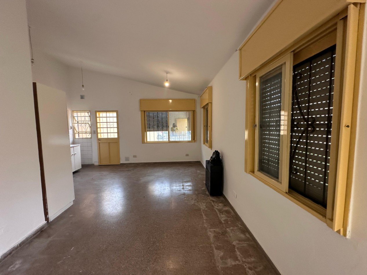 CASA DOS DORMITORIOS EN EL MARQUES DE SOBREMONTE APTA CREDITO CON PLANOS 
