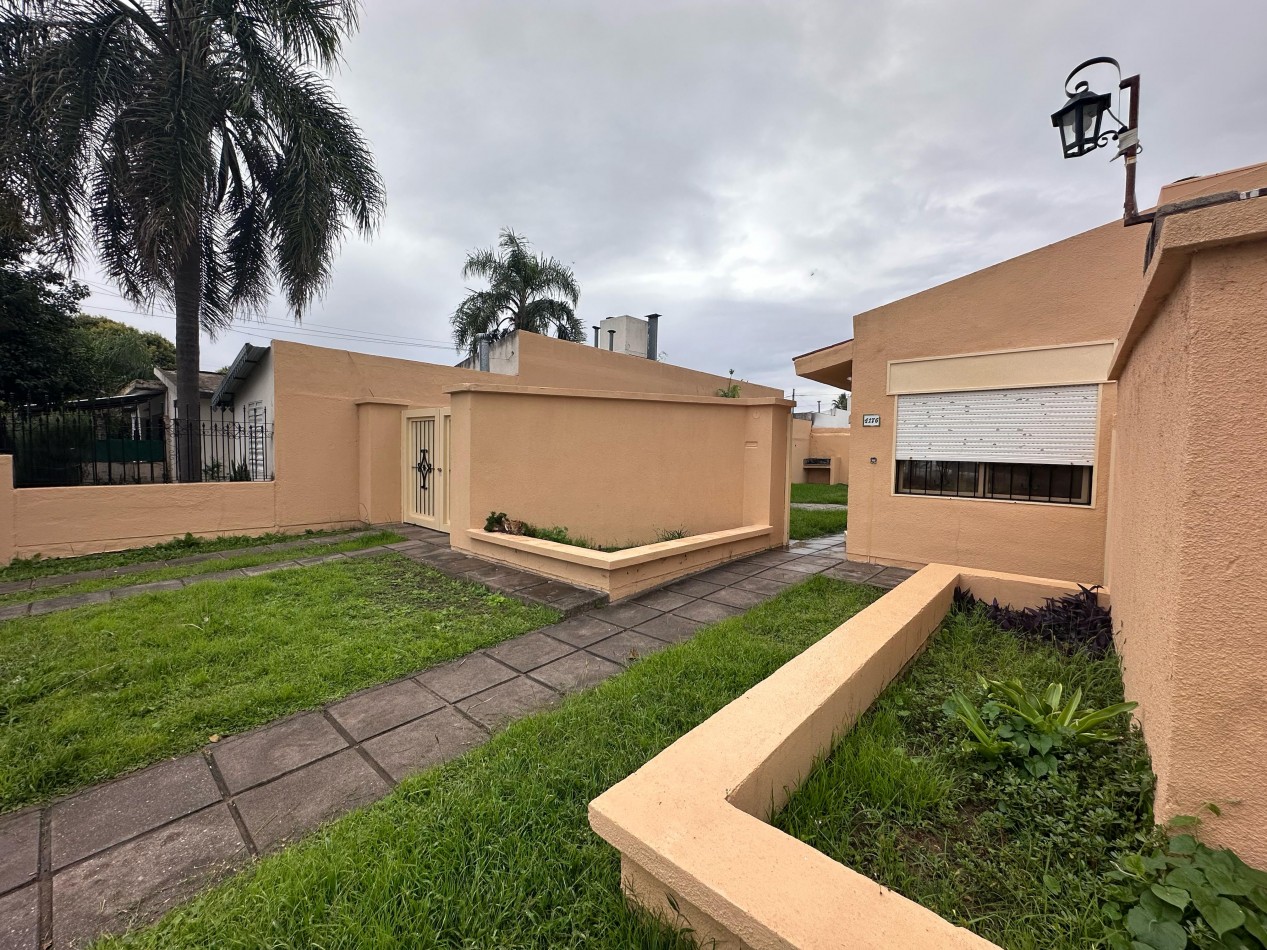 CASA DOS DORMITORIOS EN EL MARQUES DE SOBREMONTE APTA CREDITO CON PLANOS 