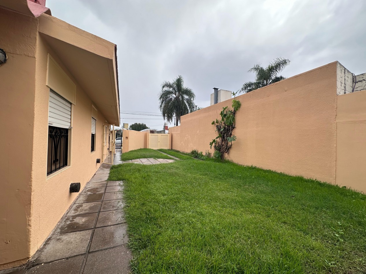CASA DOS DORMITORIOS EN EL MARQUES DE SOBREMONTE APTA CREDITO CON PLANOS 