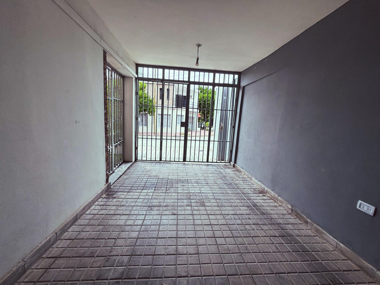 DUPLEX 3 DORMITORIOS BARRIO LAS PALMAS A MEDIA CUADRA DE AV DUARTE QUIROS