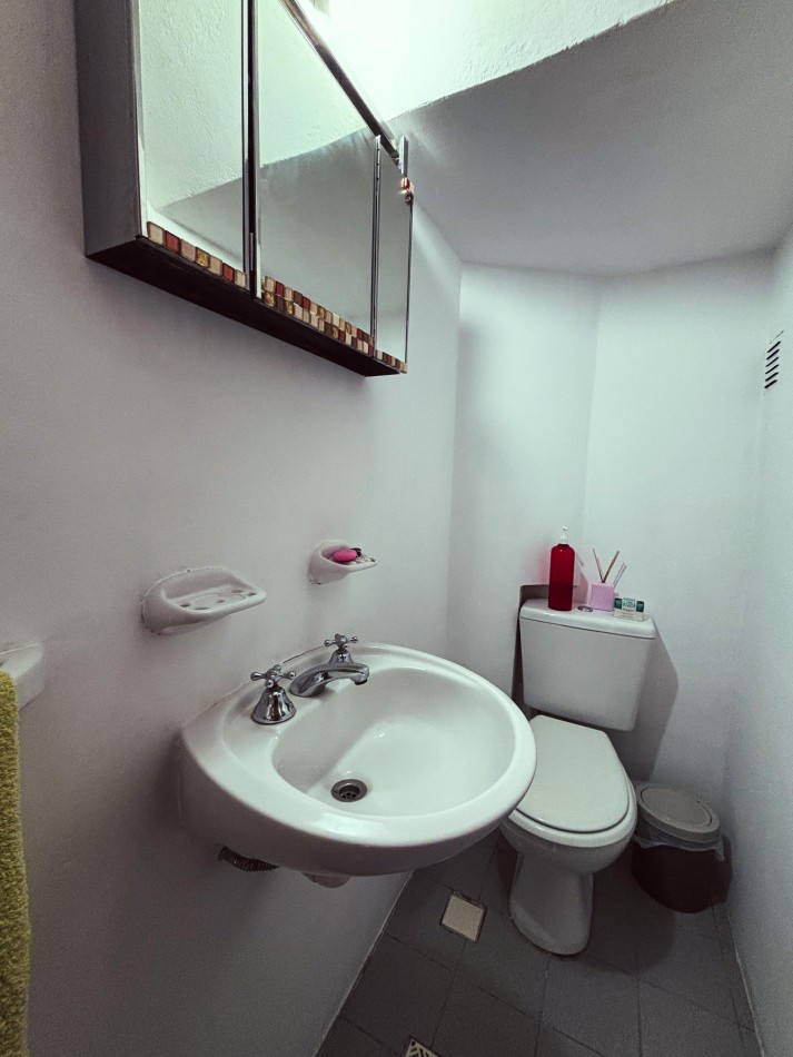 DUPLEX 3 DORMITORIOS BARRIO LAS PALMAS A MEDIA CUADRA DE AV DUARTE QUIROS