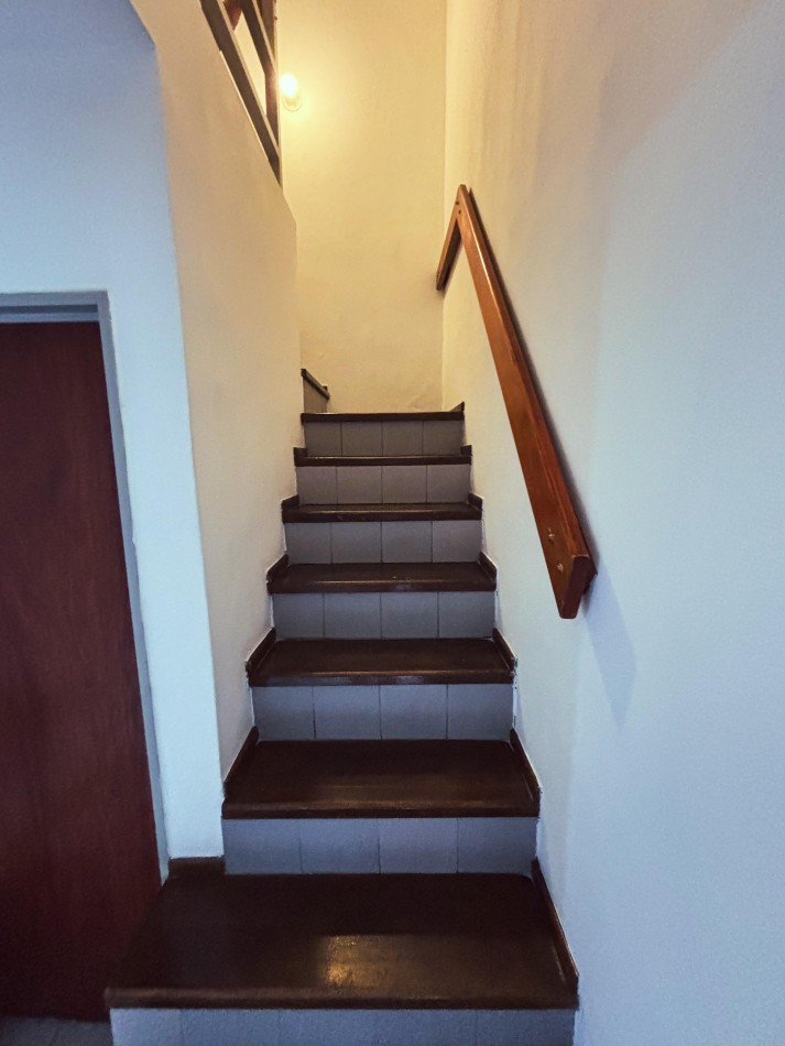 DUPLEX 3 DORMITORIOS BARRIO LAS PALMAS A MEDIA CUADRA DE AV DUARTE QUIROS