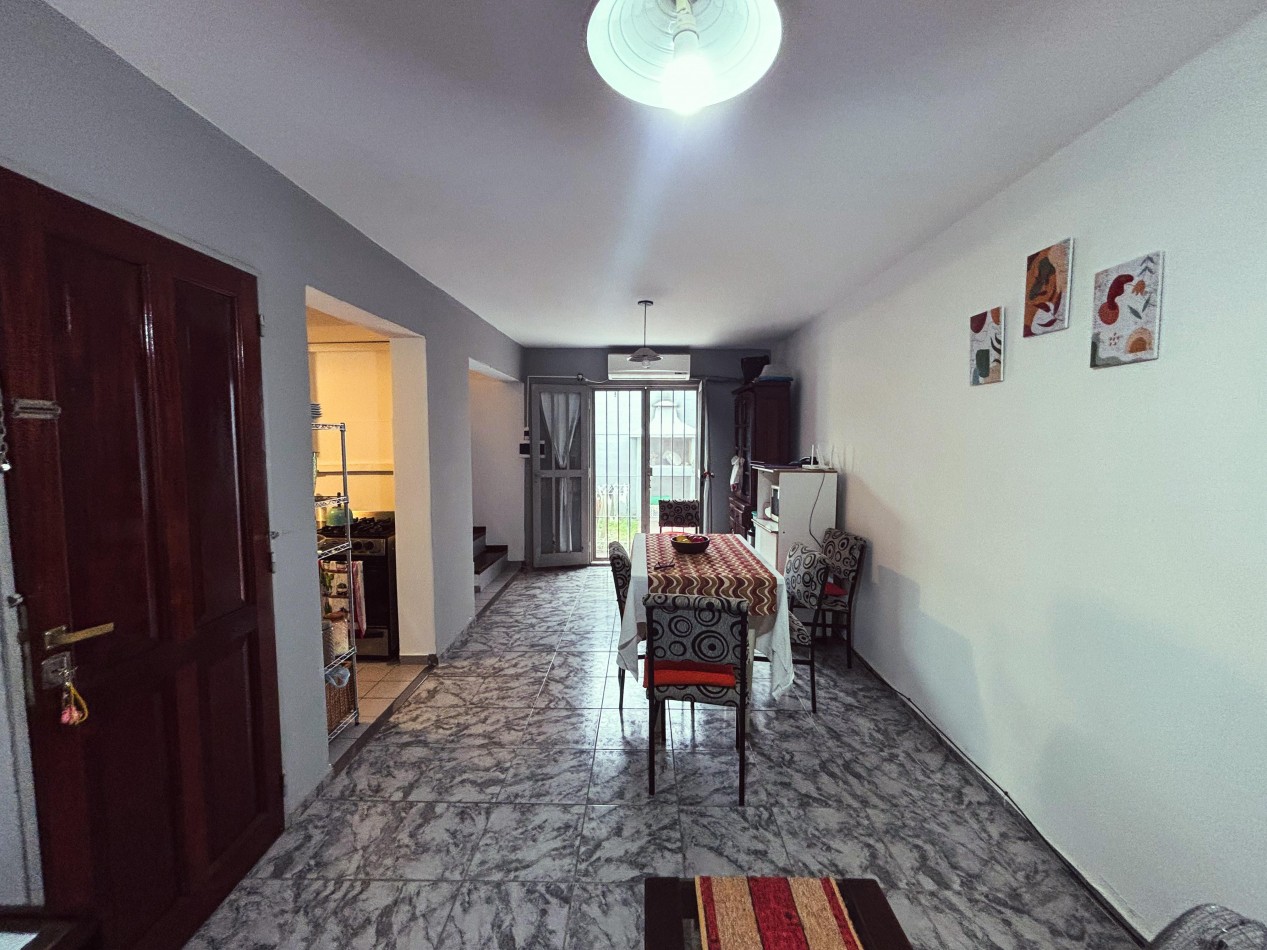 DUPLEX 3 DORMITORIOS BARRIO LAS PALMAS A MEDIA CUADRA DE AV DUARTE QUIROS