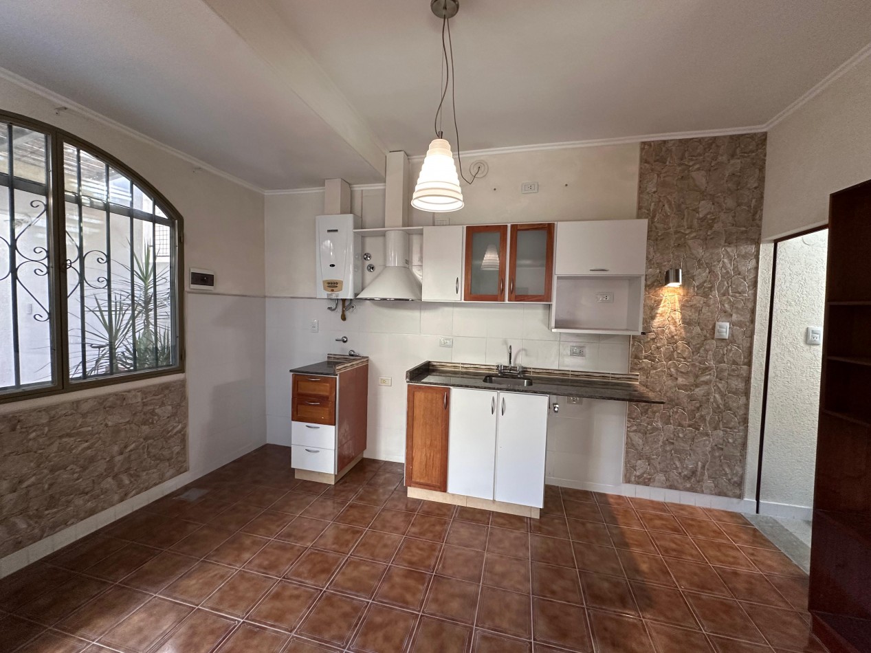 VENTA CASA MAS DPTO B° ALBERDI
