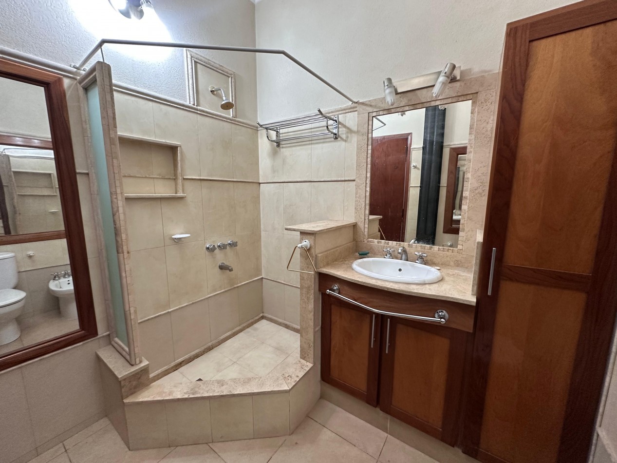 VENTA CASA MAS DPTO B° ALBERDI