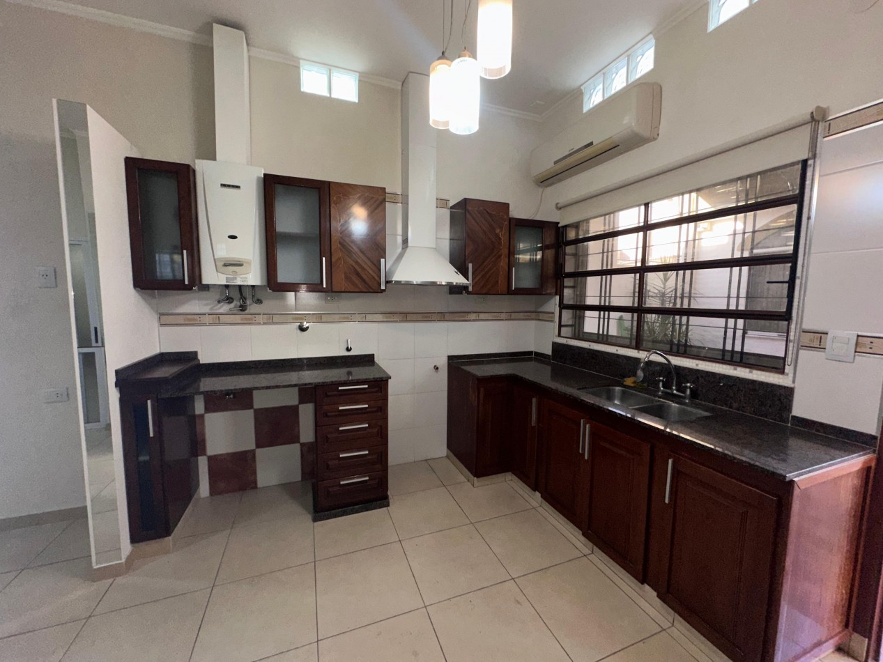 VENTA CASA MAS DPTO B° ALBERDI