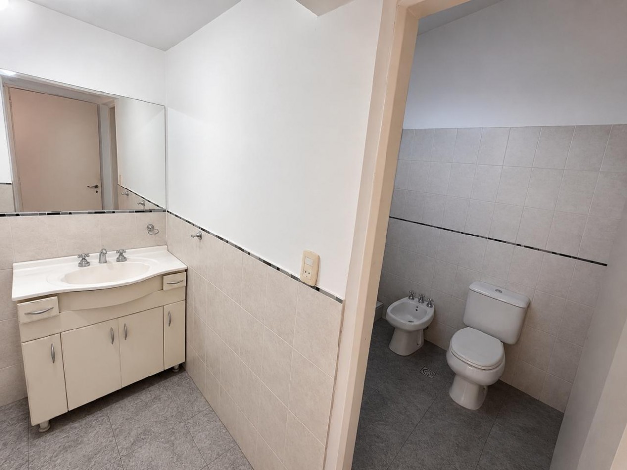 VENTA CASA 5 DORMITORIOS B° CHATEAU CARRERAS