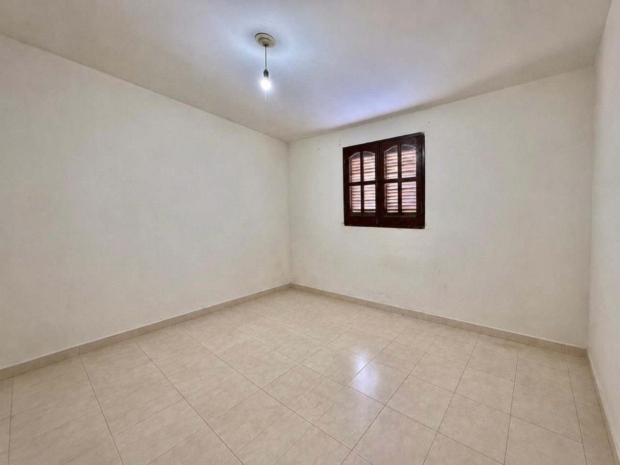 VENTA CASA 5 DORMITORIOS B° CHATEAU CARRERAS