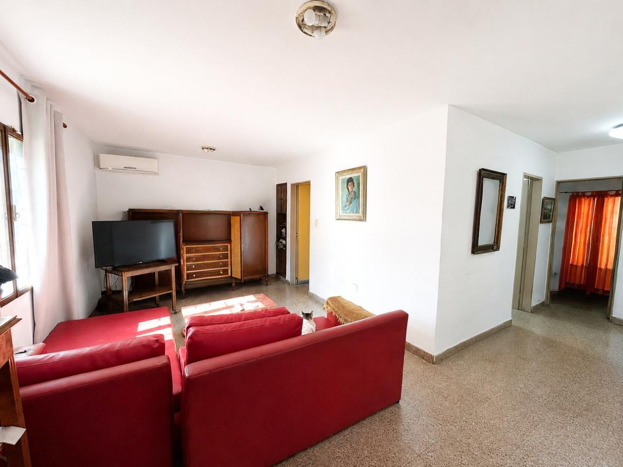 VENTA CASA 5 DORMITORIOS B° CHATEAU CARRERAS