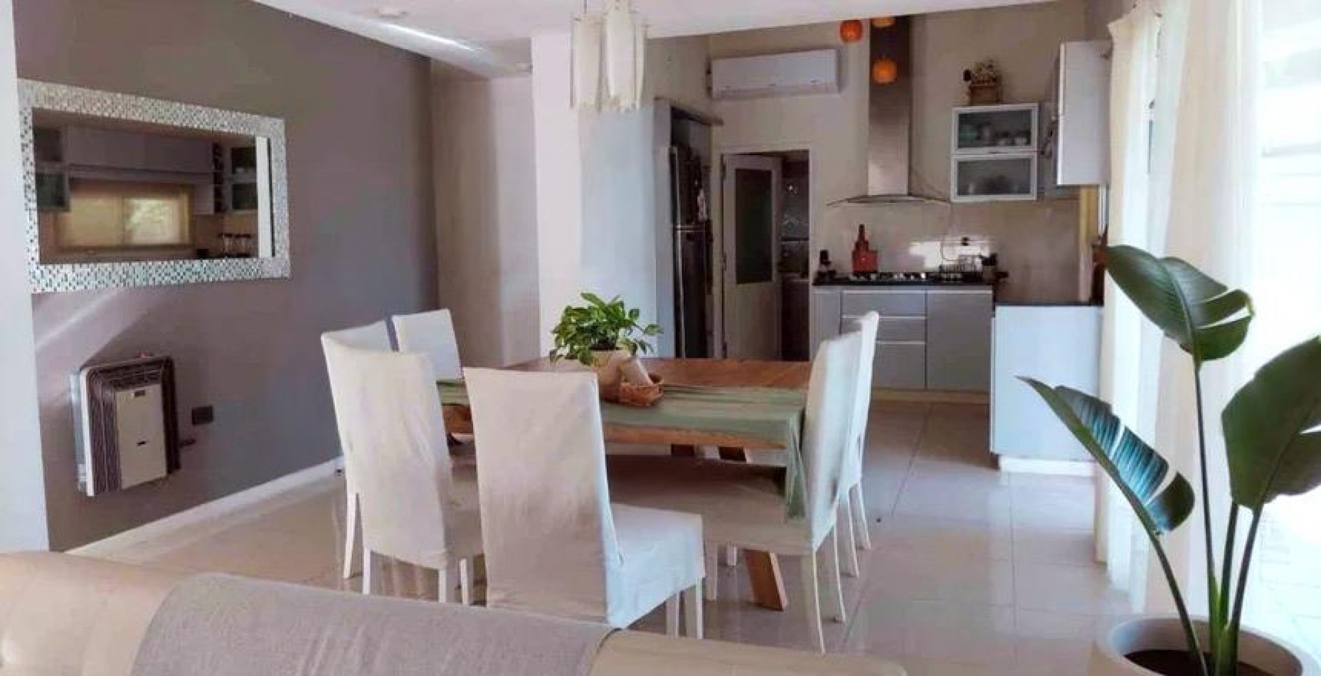 CASA EN VENTA 3 DORMITORIOS CON PILETA / JUAREZ CELMAN