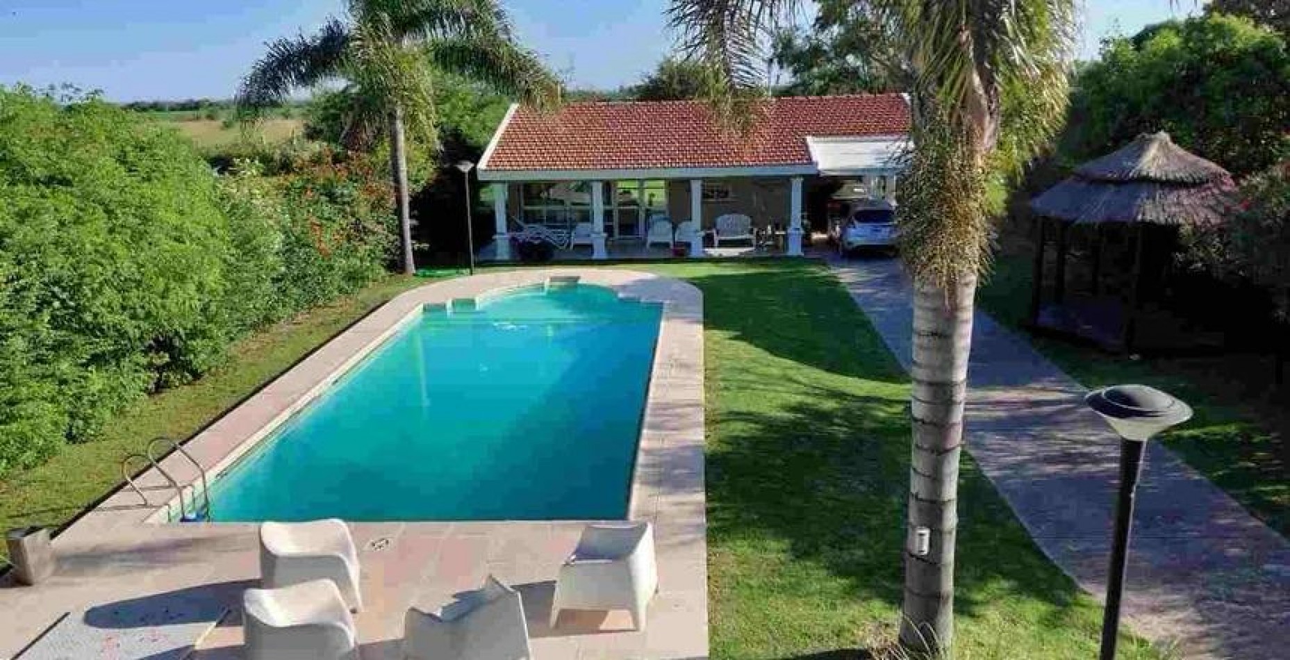 CASA EN VENTA 3 DORMITORIOS CON PILETA / JUAREZ CELMAN