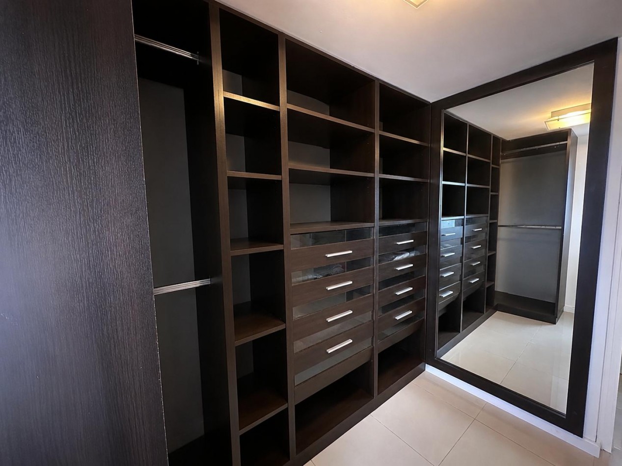 CASA EN VENTA 3 DORMITORIOS CON PILETA / JUAREZ CELMAN