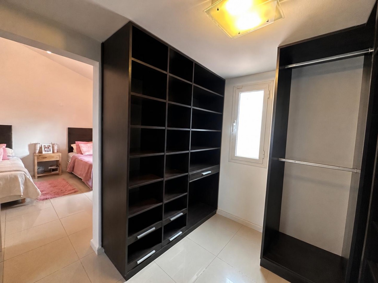 CASA EN VENTA 3 DORMITORIOS CON PILETA / JUAREZ CELMAN