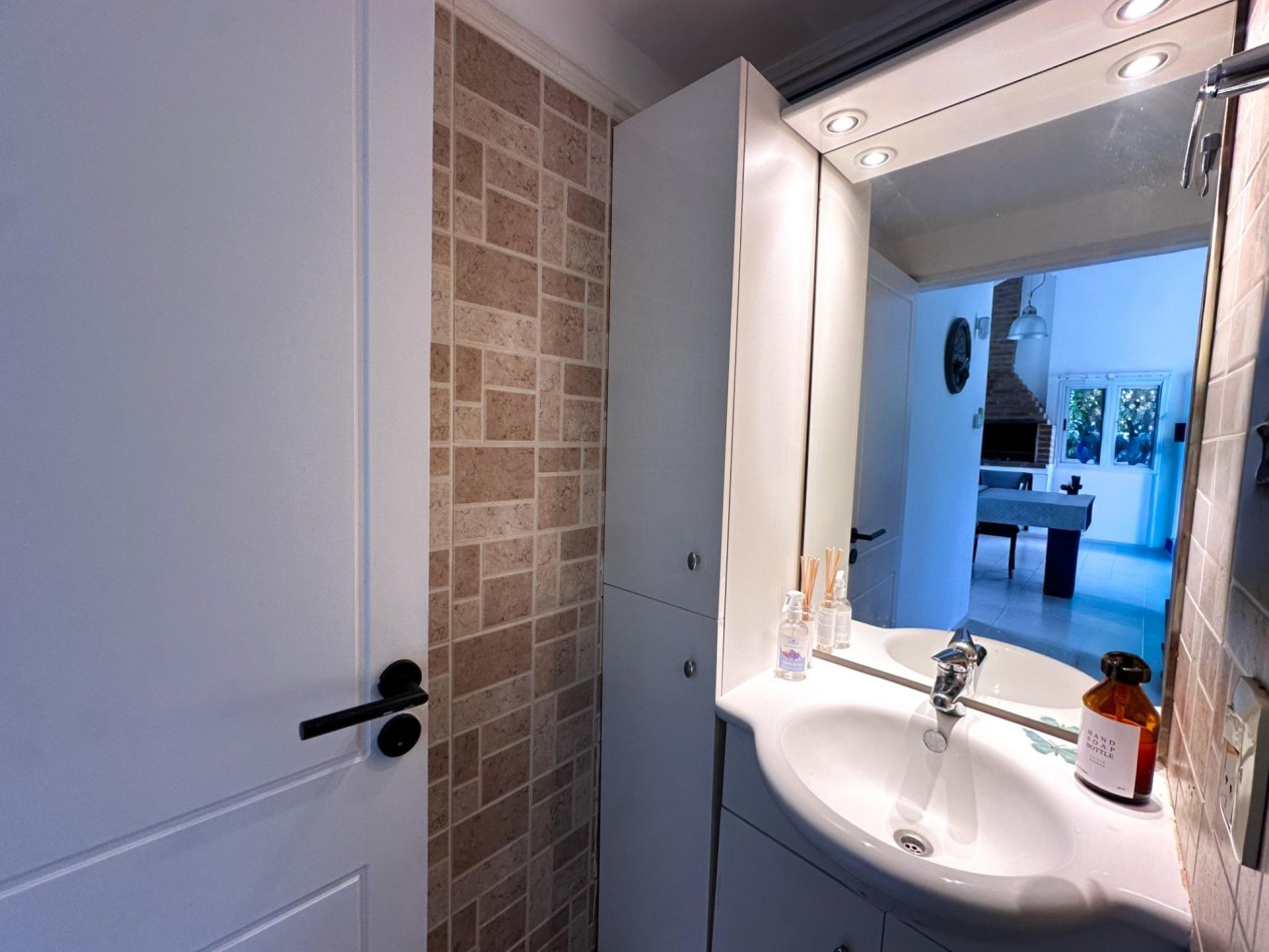CASA EN VENTA 3 DORMITORIOS CON PILETA / JUAREZ CELMAN