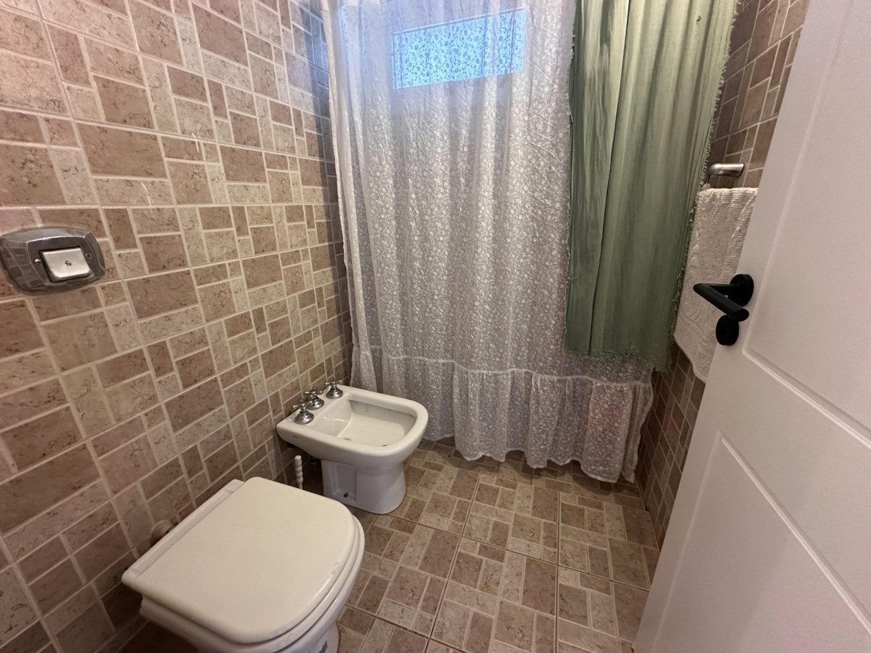 CASA EN VENTA 3 DORMITORIOS CON PILETA / JUAREZ CELMAN