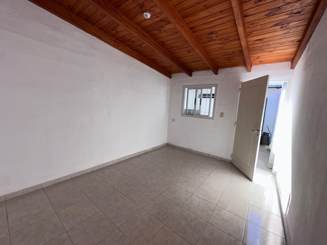 Alquiler Casa 2 Dorm. Barrio Las Palmas