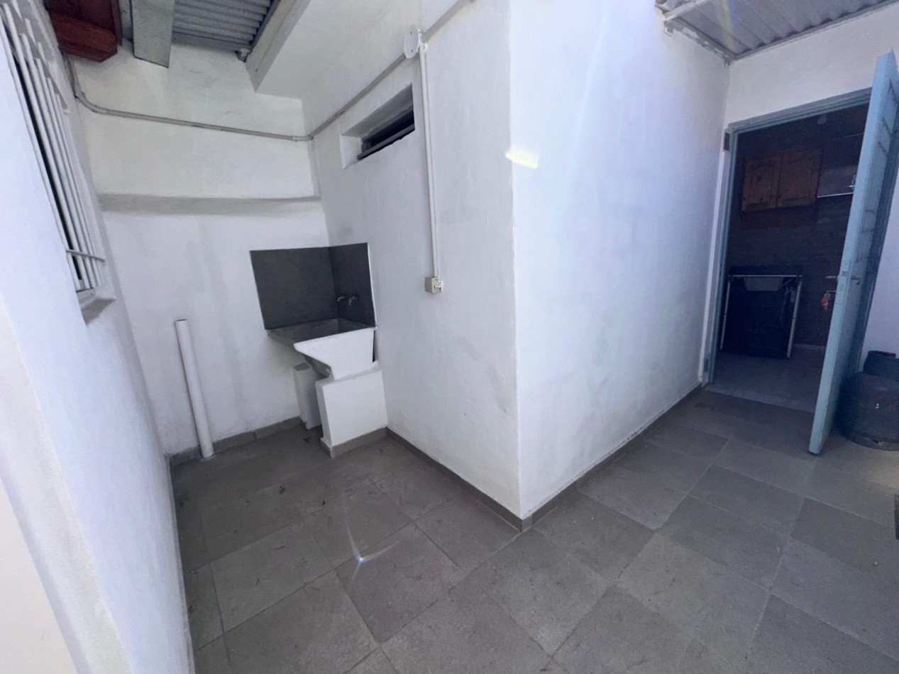 Alquiler Casa 2 Dorm. Barrio Las Palmas