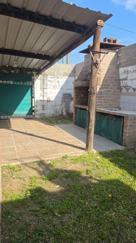SE ALQUILA CASA 3 DORMITORIOS LAS PALMAS