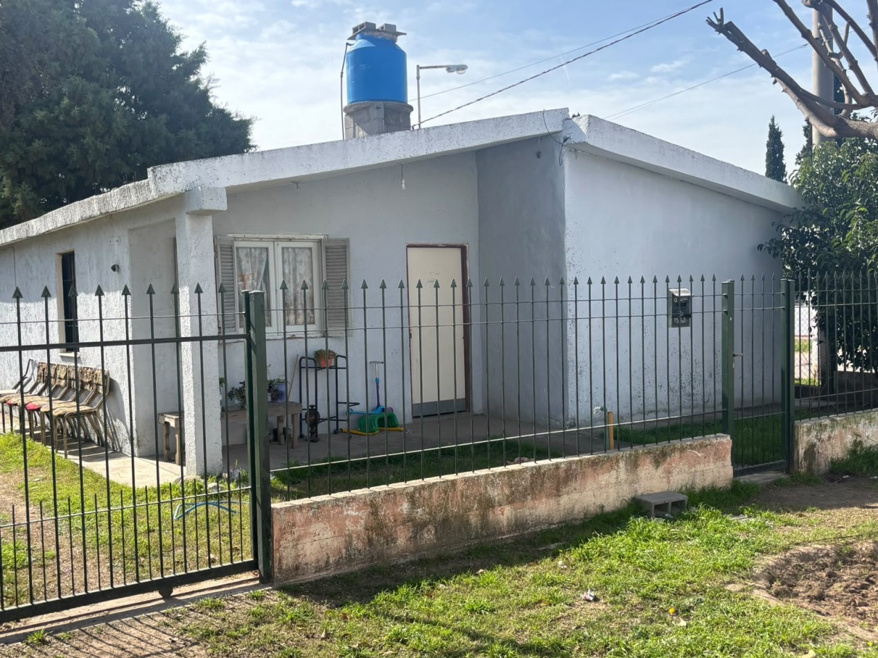 SE VENDE CASA LOCALIDAD BOUWER