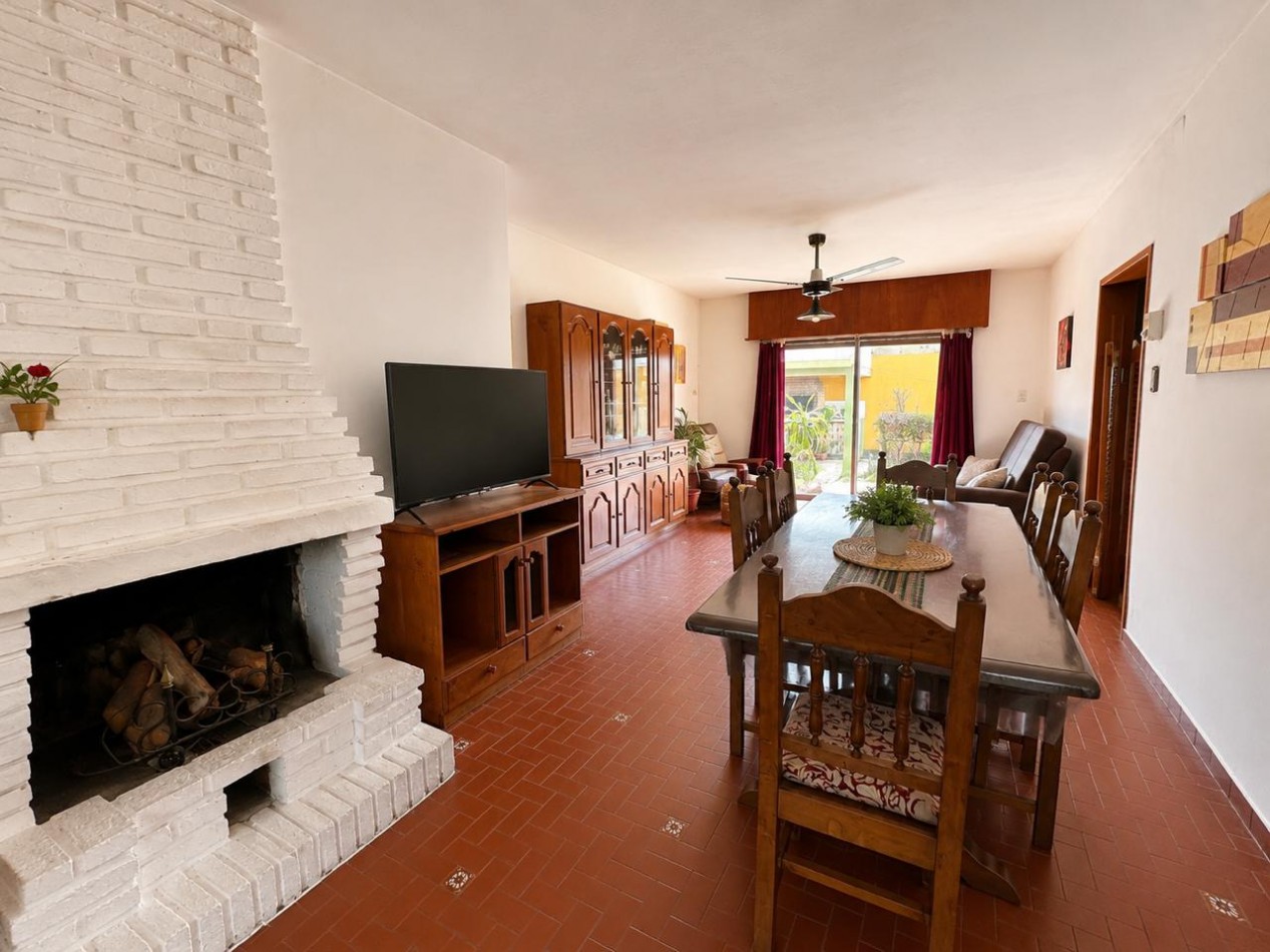 Venta casa esquina 4 dormitorios Barrio Las Palmas