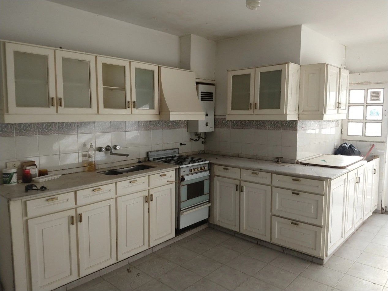 VENTA CASA 2 DORMITORIOS - B° GUEMES