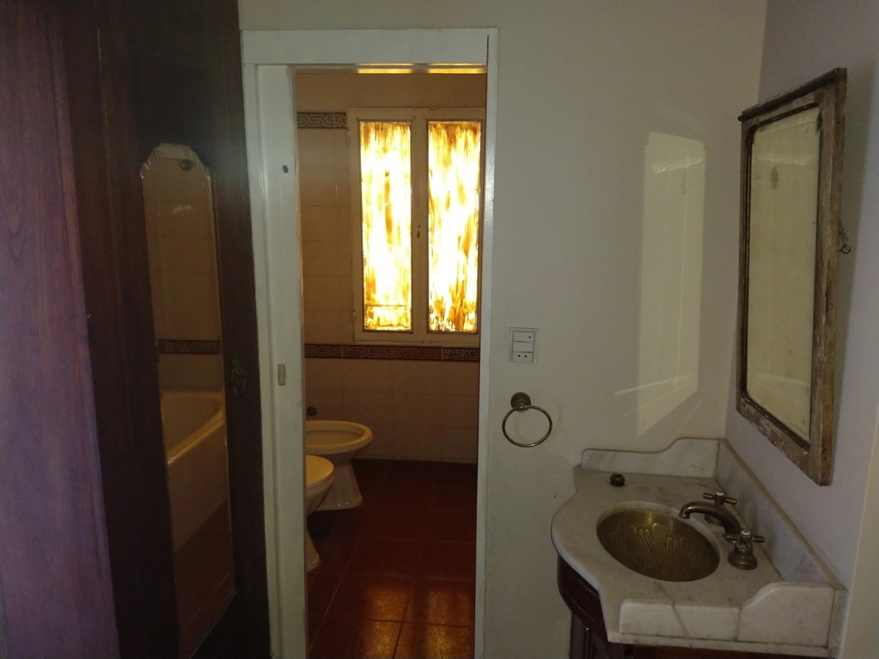 VENTA CASA 2 DORMITORIOS - B° GUEMES