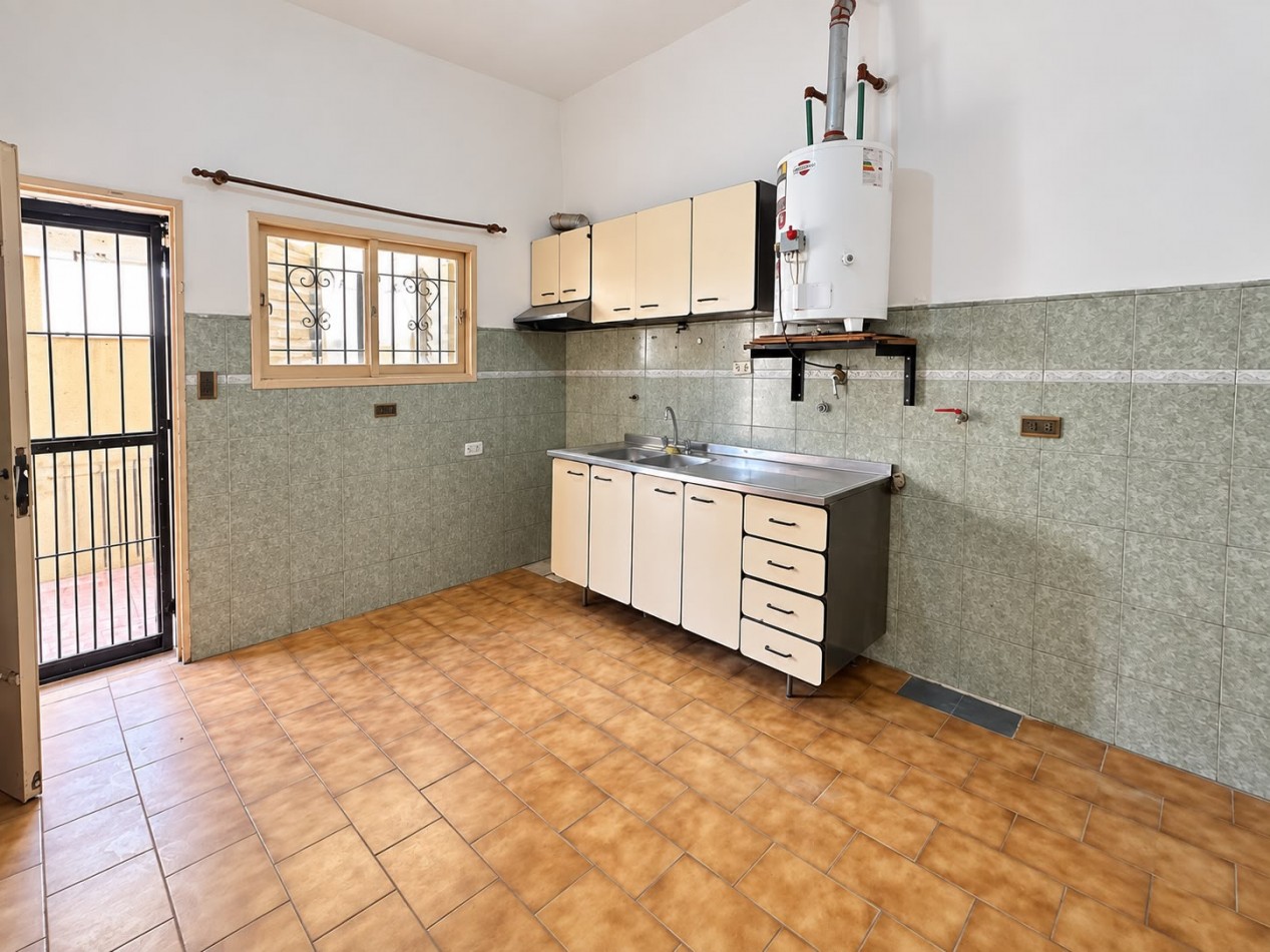 ALQUILER CASA 2 DORM PLANTA ALTA B° ALTO ALBERDI