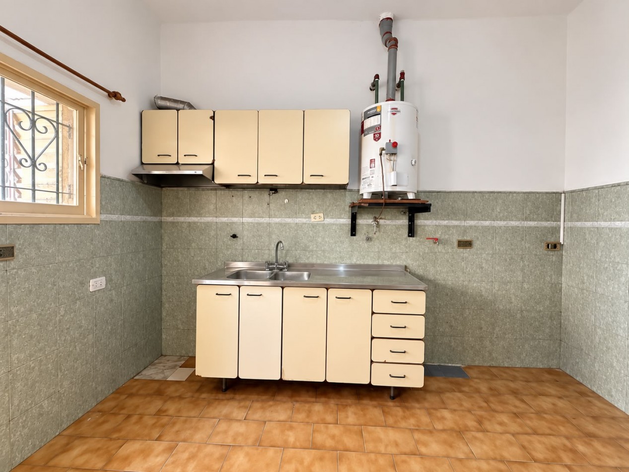 ALQUILER CASA 2 DORM PLANTA ALTA B° ALTO ALBERDI