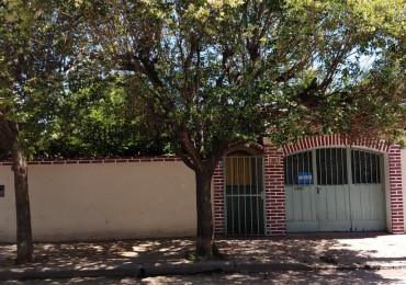 Venta casa dos dormitorios Villa Adela con Escritura