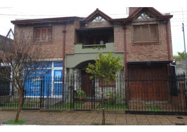 VENTA CASA 4 DORMITORIOS Y LOCAL A UNA CUADRA DE DINO RUTA 20 BARRIO SAN FRANCISCO