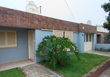 SE VENDE CASA 3 DORMITORIOS - ALTOS SAN MARTIN - A 3 CUADRAS DEL SHOPPING !!